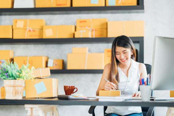 asian business woman working
